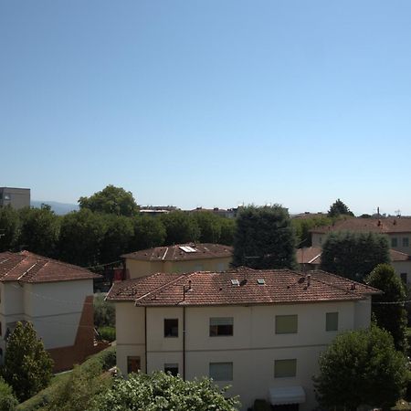 Appartamento Via Grandi - Free Gated Parking - 5 Minutes From Center Лукка Екстер'єр фото