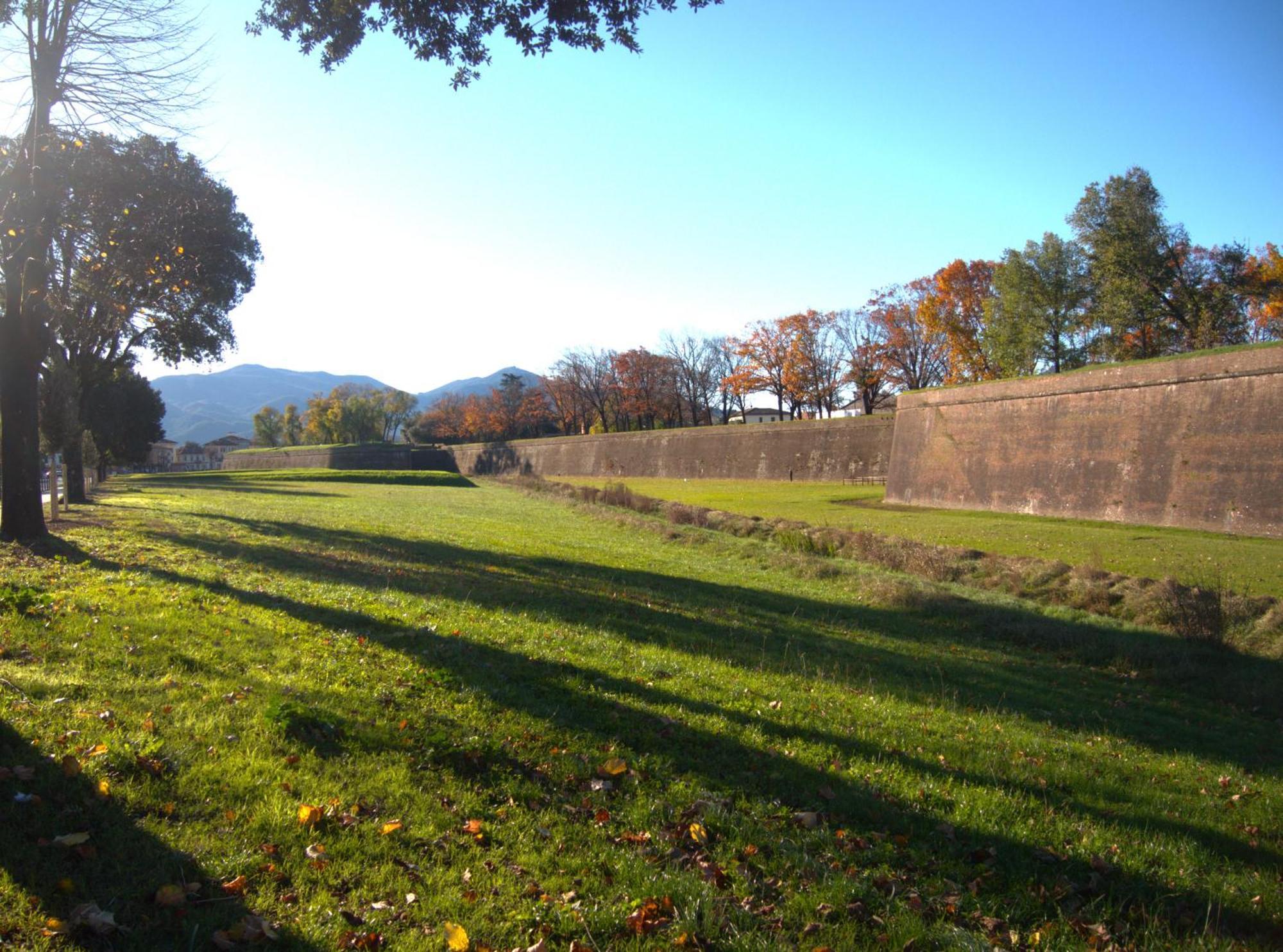 Appartamento Via Grandi - Free Gated Parking - 5 Minutes From Center Лукка Екстер'єр фото